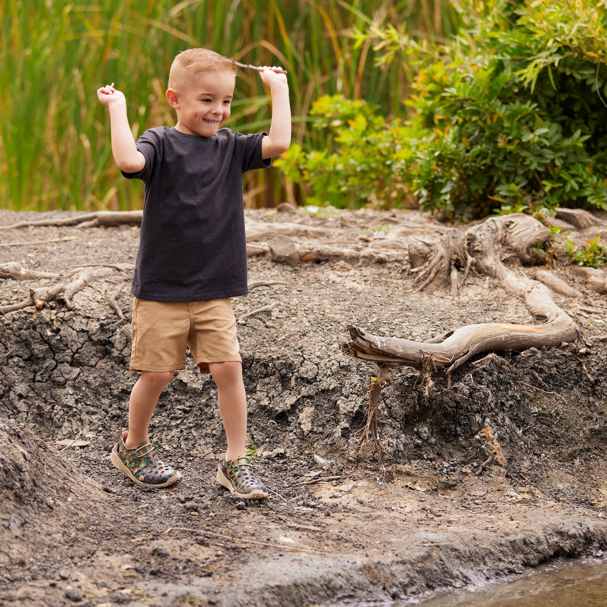Boys Trekking Shoe – Mossy Oak Graphics