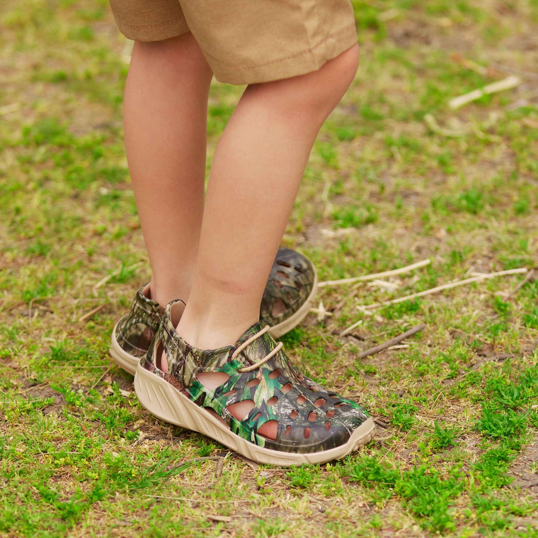 Boys Trekking Shoe – Mossy Oak Graphics
