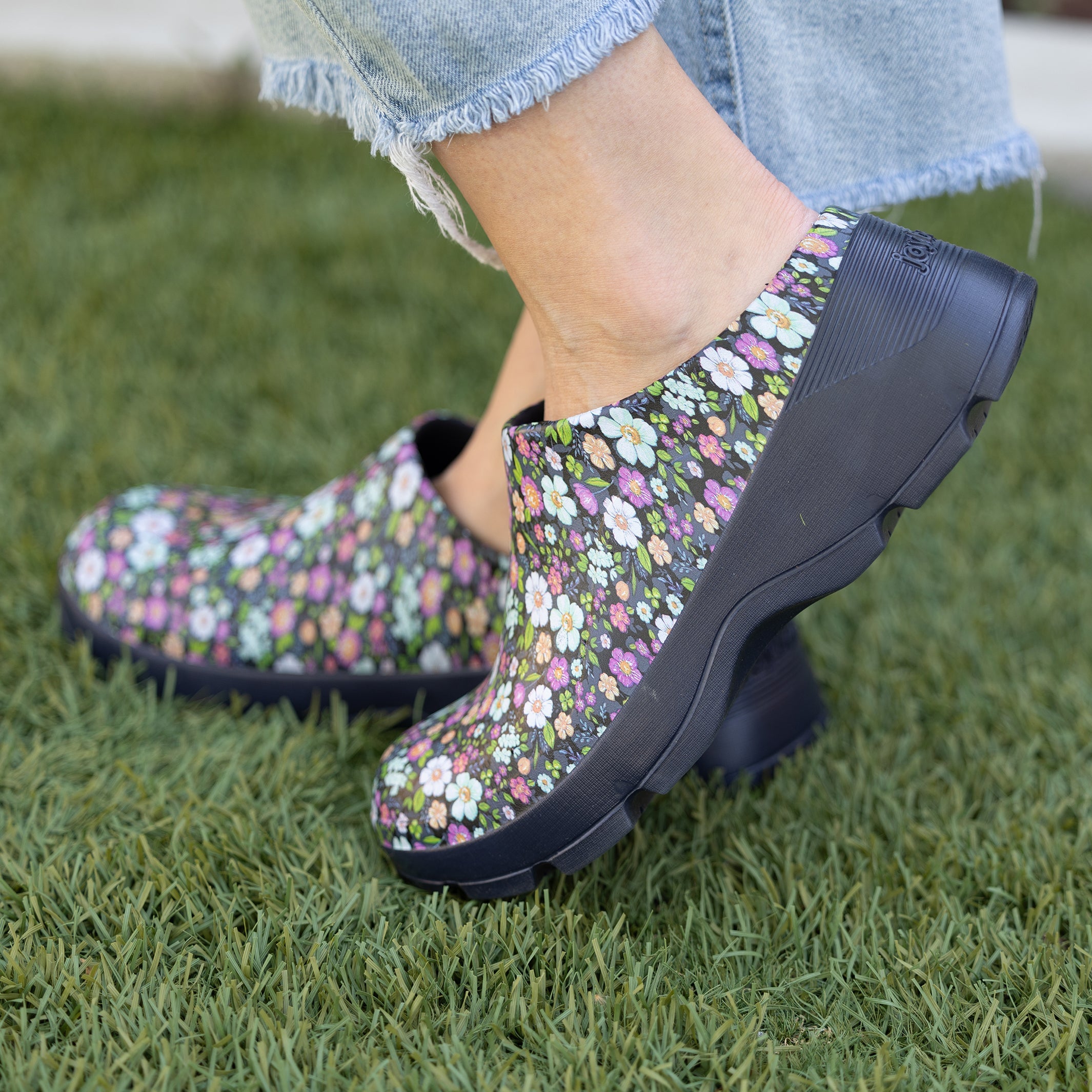 Women's Grove Clog