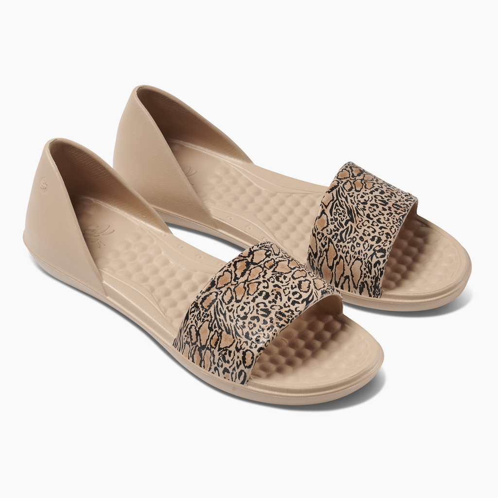 Women's Friday Flat